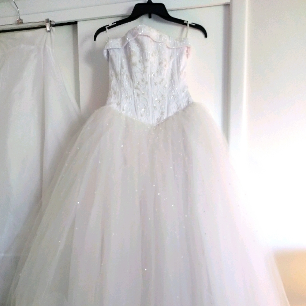 Wedding dress